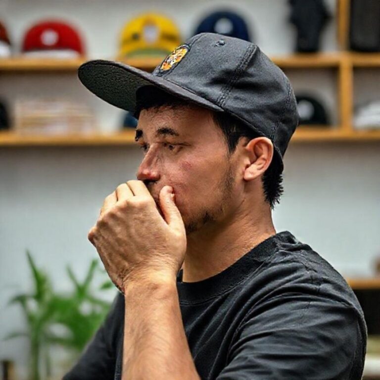 Bikin Topi Custom Impianmu? Konveksi Bandung Jawabannya: Kualitas dan Gaya Terbaik di Kota Kembang!